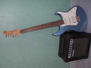 相片: 出售 吉他和其它弦乐器 YAMAHA - PACIFICA 112J
