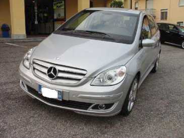 相片: 出售 汽车 MERCEDES - 200