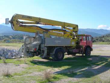 相片: 出售 卡车和公共事业 IVECO - SHWING 25M