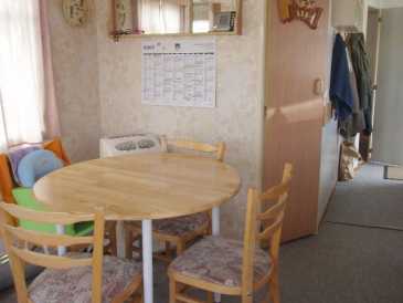 相片: 出售 有蓬卡车和拖车 WILLERBY PHOENIX