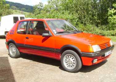 相片: 出售 汽车 PEUGEOT - 205 GTI