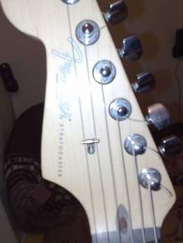 相片: 出售 吉他和其它弦乐器 FENDER - STRATOCASTER