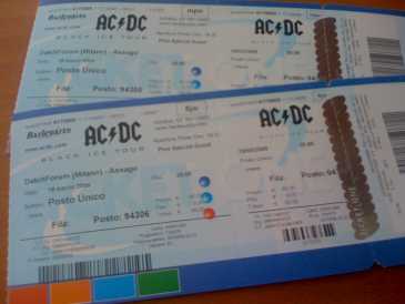 相片: 出售 音乐会票 PRIMA RICEVI, POI PAGHI! 2 BIGLIETTI AC/DC 19 MARZ - MILANO