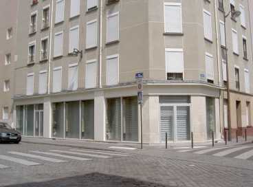 相片: 租 商店 220 m2