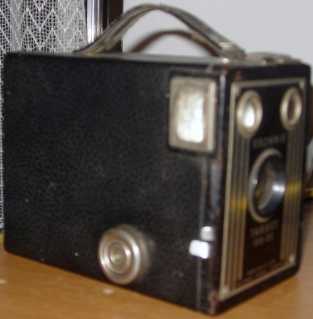 相片: 出售 其它对象 ANTIGUA CAMARA FOTOGRAFICA - BROWNIE - LAS PRIMERAS CAMARAS QUE SALIERON