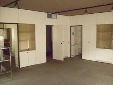 相片: 租 办公室 130 m2