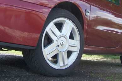 相片: 出售 零件和辅助部件 CLIO RS