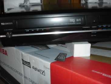 相片: 出售 DVD 机/VHS 记录器 TOSHIBA - TOSHIBA RD XV 48 DT