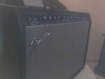 相片: 出售 吉他和其它弦乐器 FENDER - FENDER
