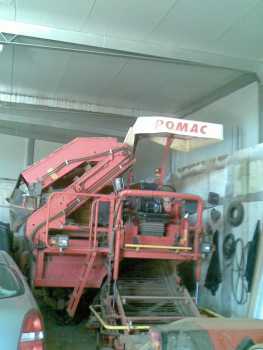 相片: 出售 农业车 POMAC