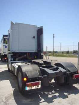 相片: 出售 卡车和公共事业 RENAULT - AE470