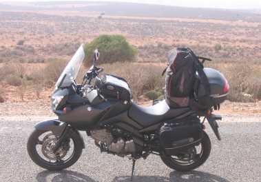 相片: 出售 摩托车 650 cc - SUZUKI