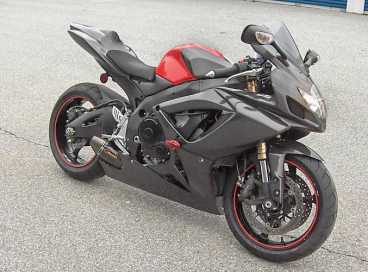 相片: 出售 摩托车 600 cc - SUZUKI