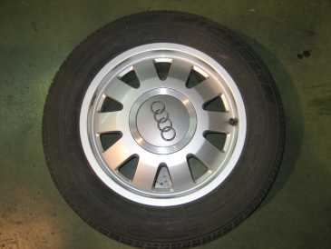 相片: 出售 零件和辅助部件 AUDI