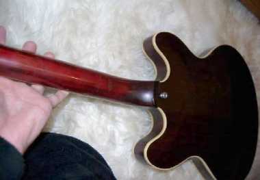 相片: 出售 吉他和其它弦乐器 GIBSON - GIBSON