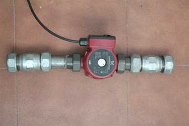 相片: 出售 电家用电器 GRUNDFOS