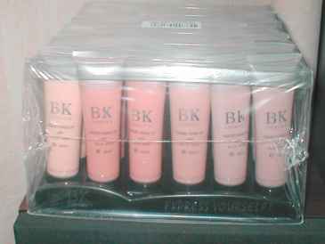 相片: 出售 辅助部件 妇女 - BK COSMETICS - 36 TUBES DE FOND DE TEINT