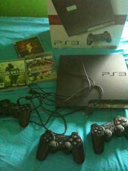 相片: 出售 电子游戏 SONY - PLAY SATION 3SLIM,3 MANDOS Y 2 JUEGOS - PLAY STATION 3SLIM,3 MANDOS Y 2 JUEGOS