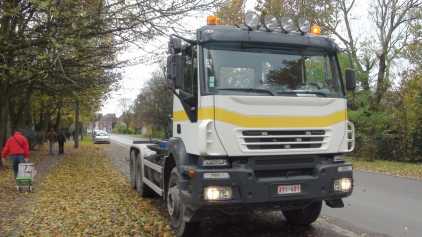相片: 出售 卡车和公共事业 IVECO - TRAKKER AMPLIROLL