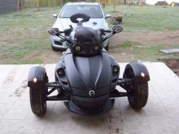 相片: 出售 摩托车 1000 cc - CAN AM SPYDER - SPYDER