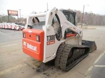 相片: 出售 汽车 BOBCAT T-300