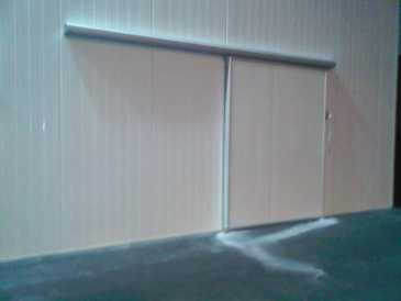 相片: 出售 其他人 KUHLRAUMSCHIEBETUR 1,40M X 2,30M