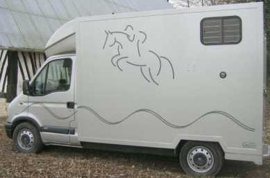 相片: 出售 卡车和公共事业 RENAULT - MASTER 150 CV
