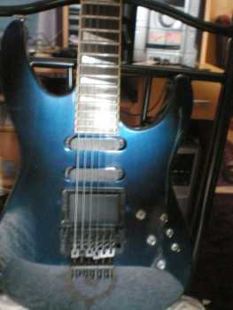 相片: 出售 吉他和其它弦乐器 CHARVEL BY JACKSON MODELE 6 - MODELE 6 VINTAGE