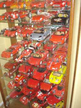 相片: 出售 马达自行车 BURAGO,HOTWEELS,JOUEF - FERRARI 1/18