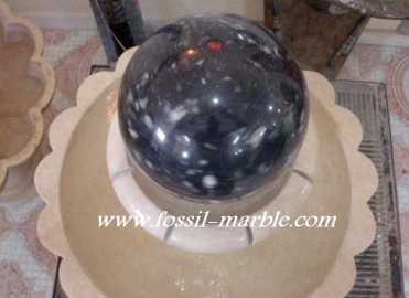 相片: 出售 装饰 FONTAINE AVEC GROSSE BOULE TOURNANT PAR DE L'EAU - FONTAINE AVEC GROSSE BOULE TOURNANT PAR DE L'EAU
