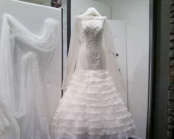 相片: 出售 衣物 妇女 - ABITI DA SPOSA ANTONELLA