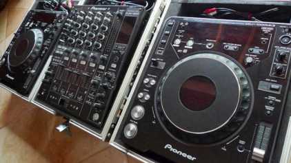 相片: 出售 辅助部件和作用 PIONEER - CDJ 1000 MK3