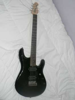 相片: 出售 吉他和其它弦乐器 MUSIC MAN - JOHN PETRUCCI 6 CORDES