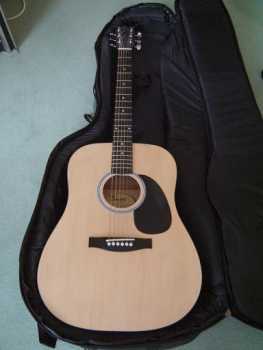相片: 出售 吉他和其它弦乐器 SQUIER FENDER
