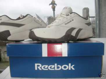 相片: 出售 衣物 人 - REEBOK - CL VANTA STRIPE