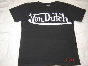相片: 出售 衣物 人 - VON DUTCH