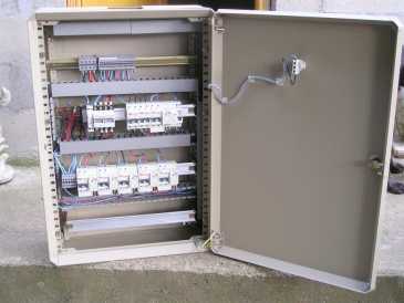 相片: 出售 自己动手和工具 LAFARGE - SUPERBE ARMOIRE ELECTRIQUE TRIPHASEE PRO