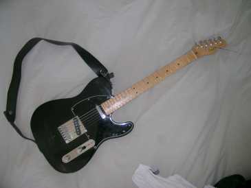 相片: 出售 吉他和其它弦乐器 FENDER
