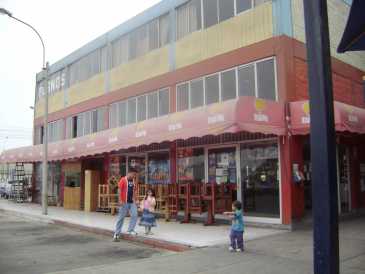 相片: 租 其他人 230 m2
