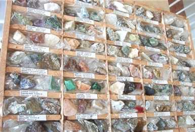 相片: 出售 壳、化石和石头 COLLECTION MINERALOGIQUE
