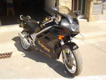 相片: 出售 摩托车 750 cc - HONDA - VFR
