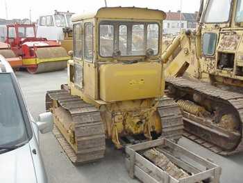 相片: 出售 机器 CATERPILLAR - D4C