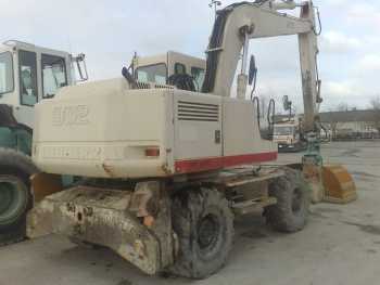 相片: 出售 机器 LIEBHERR - 902