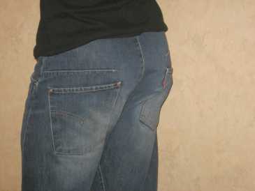 相片: 出售 衣物 人 - LEVIS - COUTURE TOURNANTE