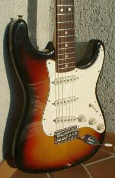 相片: 出售 吉他和其它弦乐器 FENDER - STRATOCASTER 1969