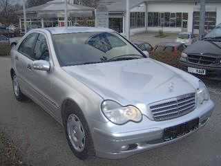 相片: 出售 汽车 MERCEDES - 220