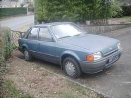 相片: 出售 汽车 FORD - Escort