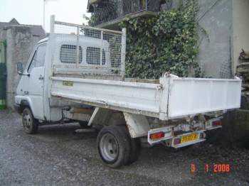 相片: 出售 卡车和公共事业 RENAULT - B 80