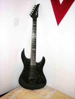 相片: 出售 吉他和其它弦乐器 YAMAHA - RGX 1212 A