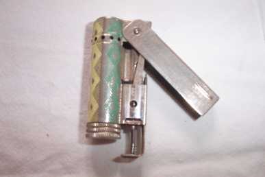 相片: 出售 打火机 ANCIEN BRIQUET A ESSENCE